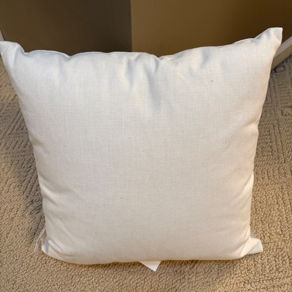 Peter Rabbit by Beatrix Potter Decorative Pillow with Bead Accents Brand new - Picture 6 of 6